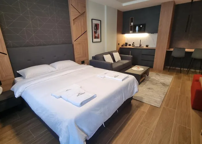 Lux Tarski San 아파트